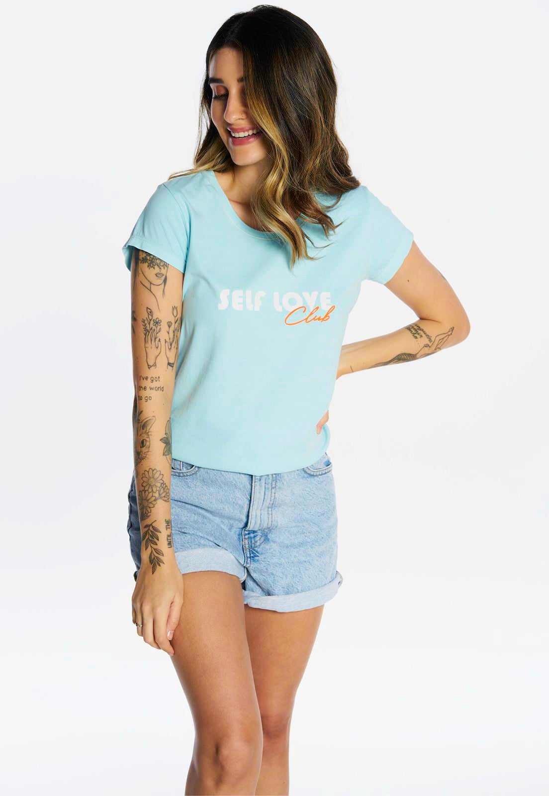 T-shirt Babylook Estonada Self Love Club Celeste